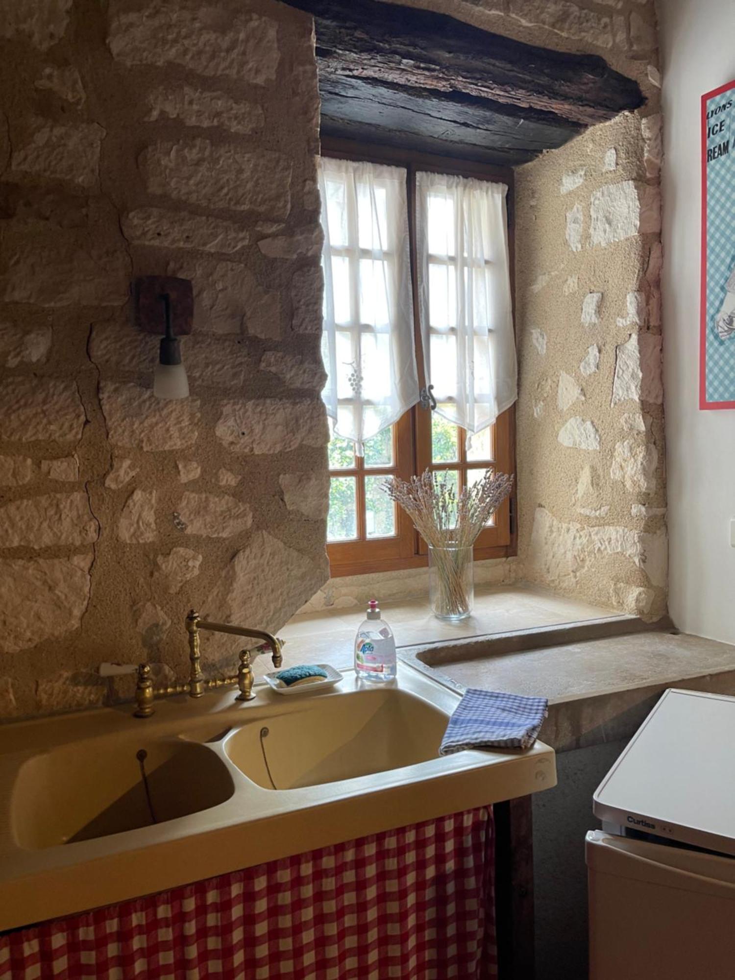 La Maison D'Alienor - Gites De Caractere A Chablis - 89 外观 照片